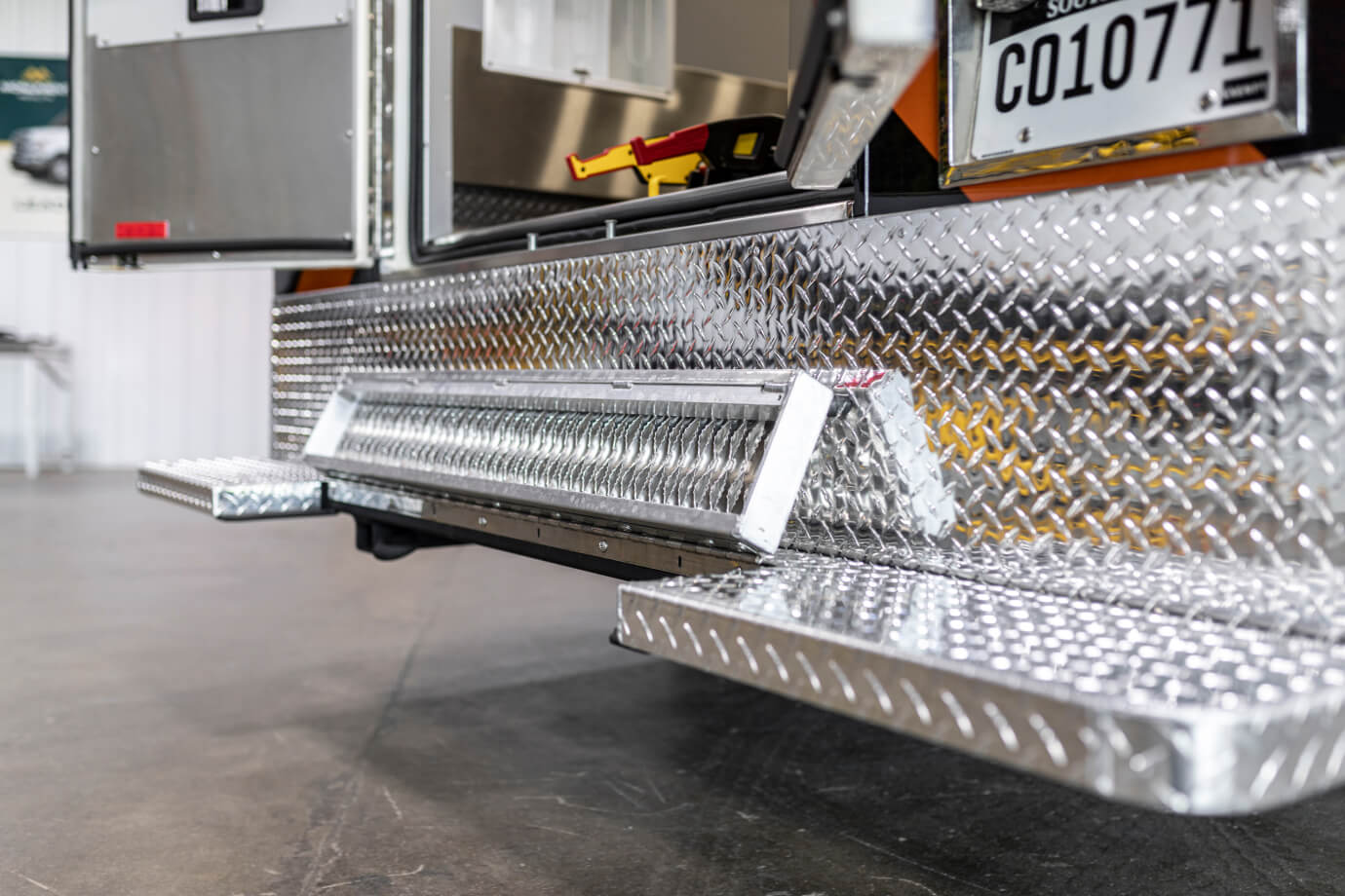 Stainless Steel Bumper with Kick Plate
