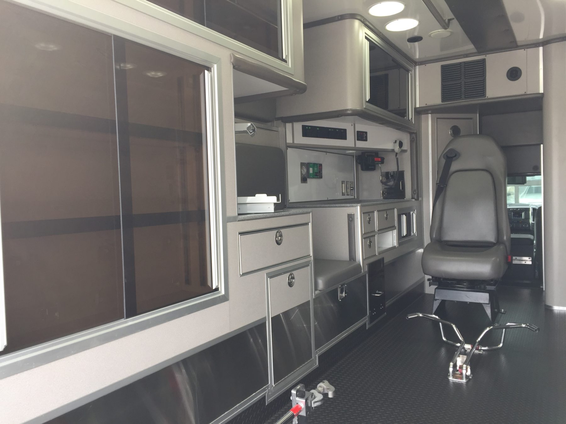 2018 Ford F450 4x4 Heavy Duty Ambulance For Sale – Picture 12