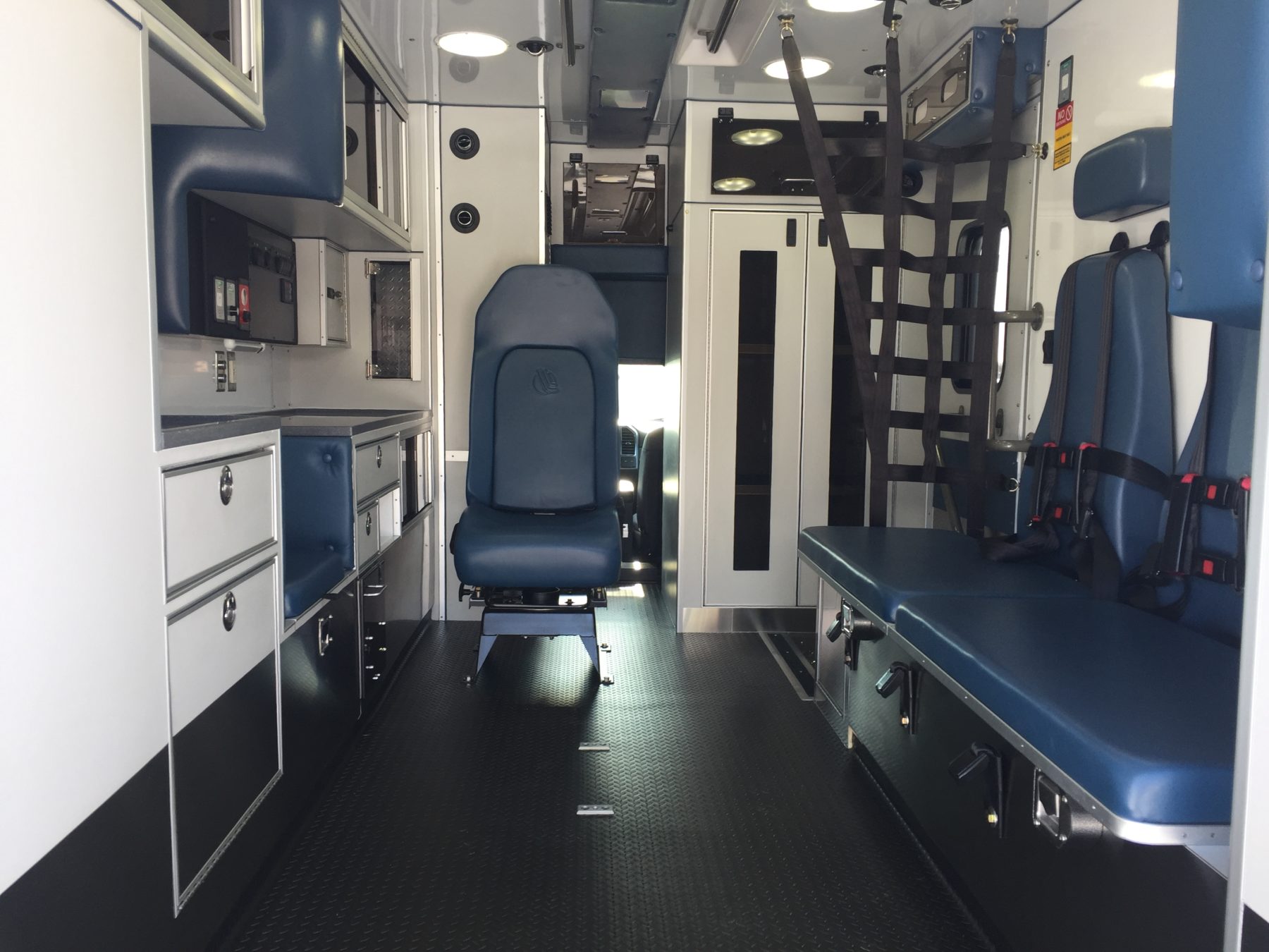 2019 Ford F450 4x4 Heavy Duty Ambulance For Sale – Picture 2
