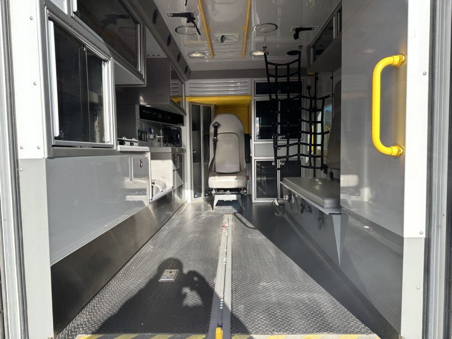 2016 Ford F450 4x4 Heavy Duty Ambulance For Sale – Picture 2