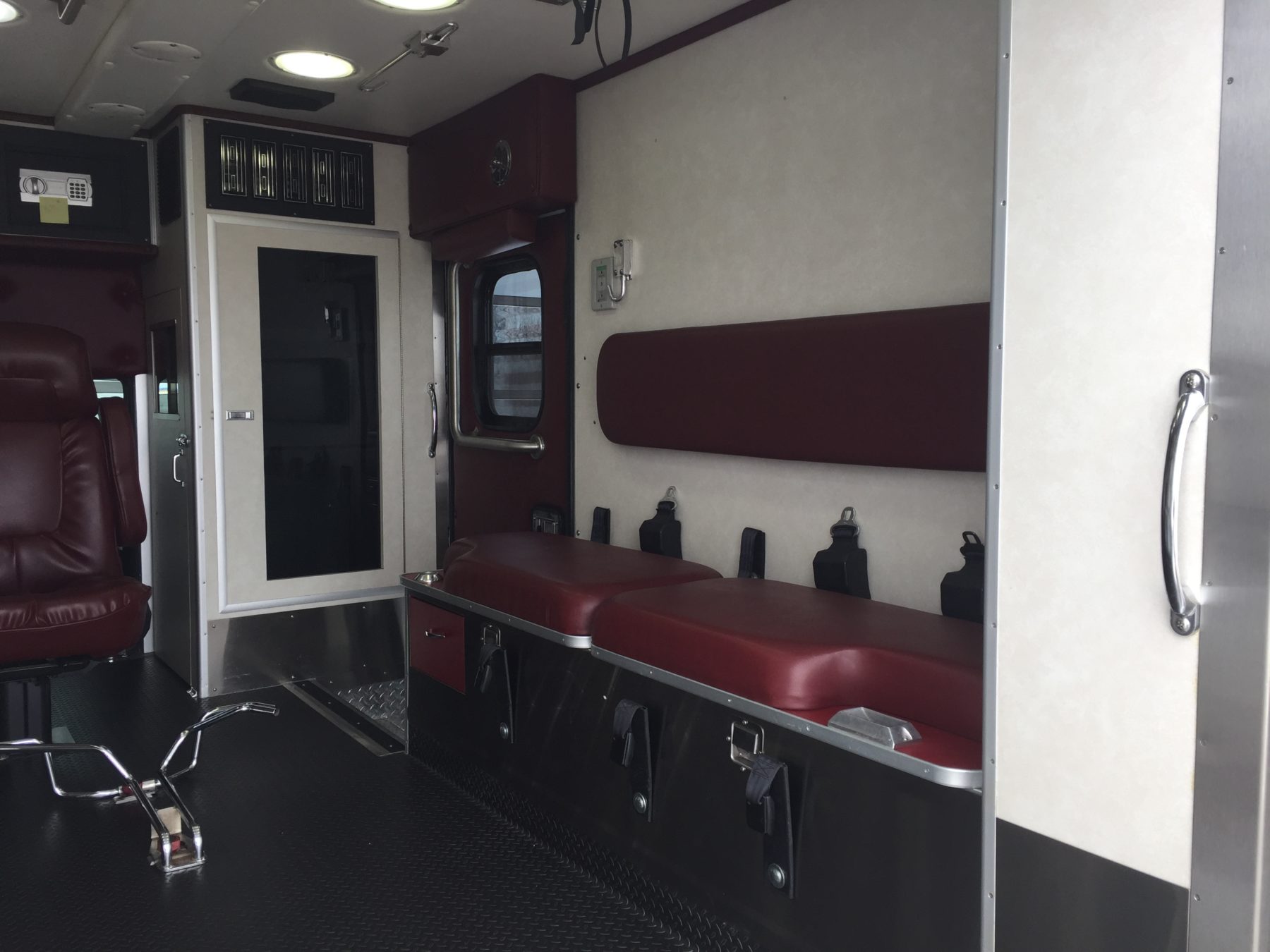 2013 Ford F350 4x4 Type 1 Ambulance For Sale – Picture 15