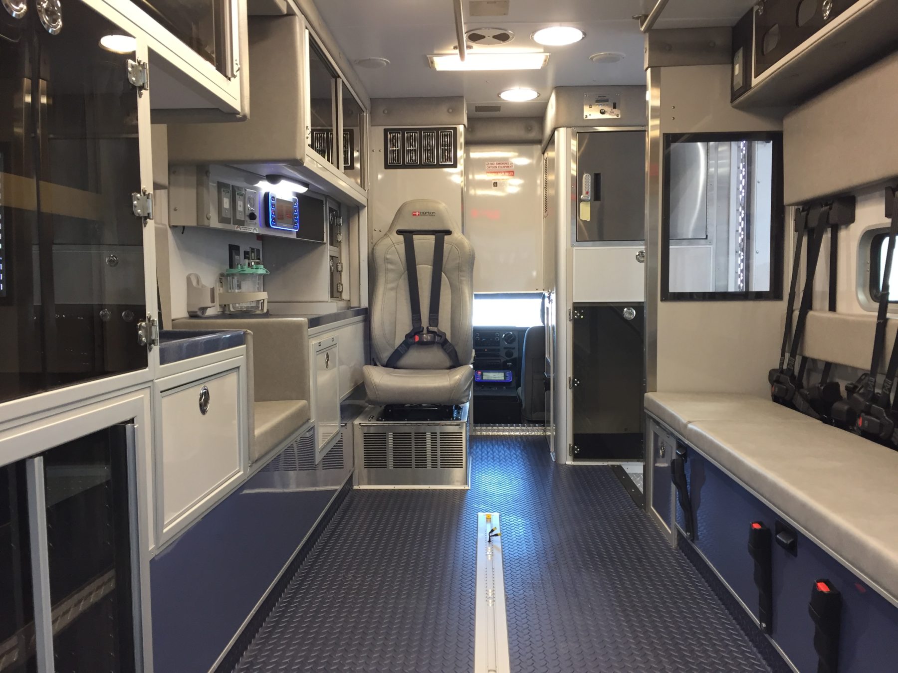 2016 Ford F450 4x4 Heavy Duty Ambulance For Sale – Picture 2