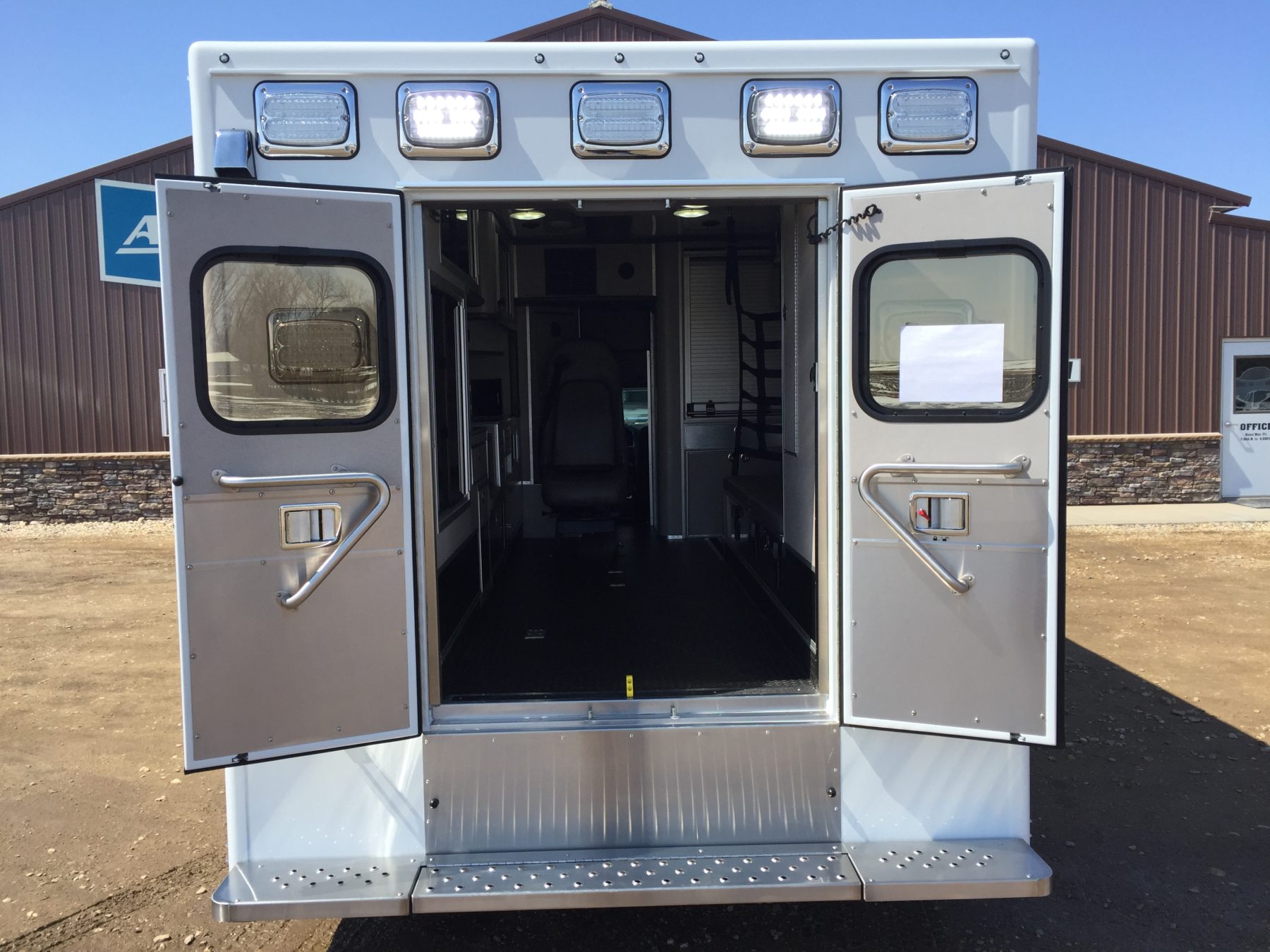2018 Ford F450 4x4 Heavy Duty Ambulance For Sale – Picture 9