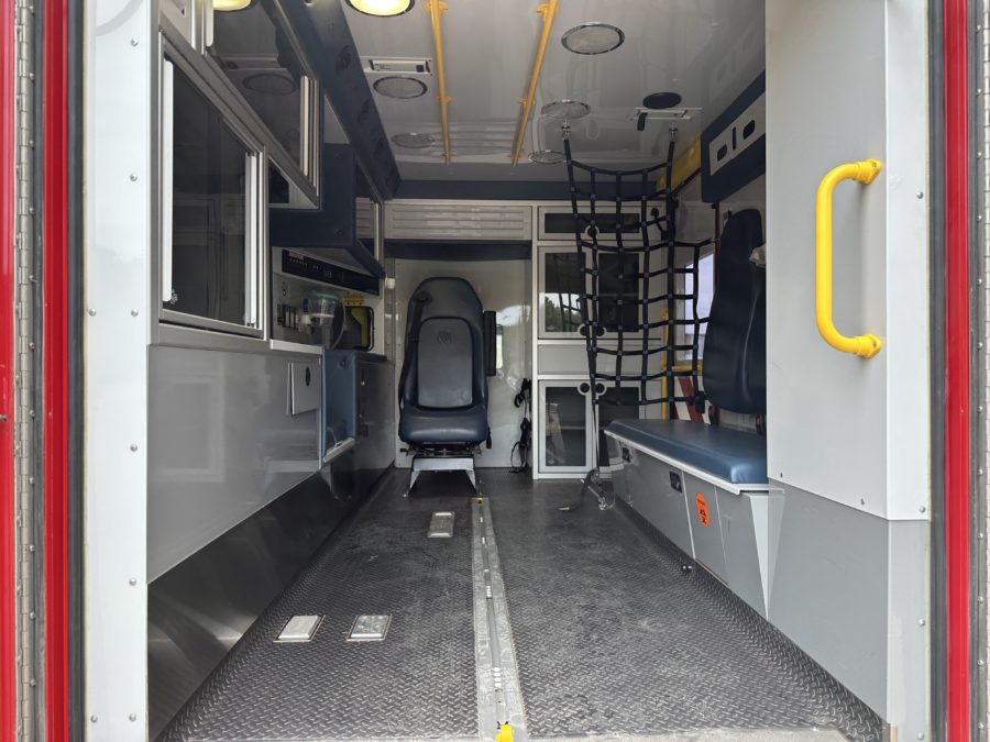 2011 Ford F450 4x4 Heavy Duty Ambulance For Sale – Picture 2