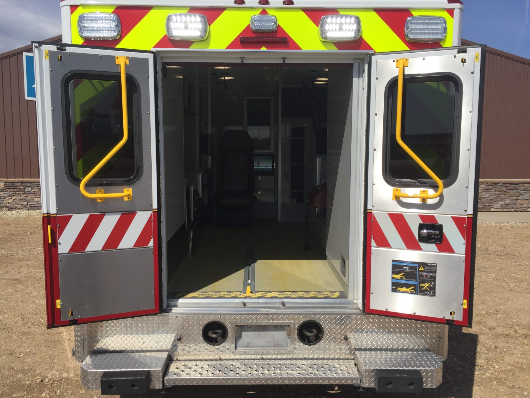 2015 Ford F450 4x4 Heavy Duty Ambulance For Sale – Picture 9