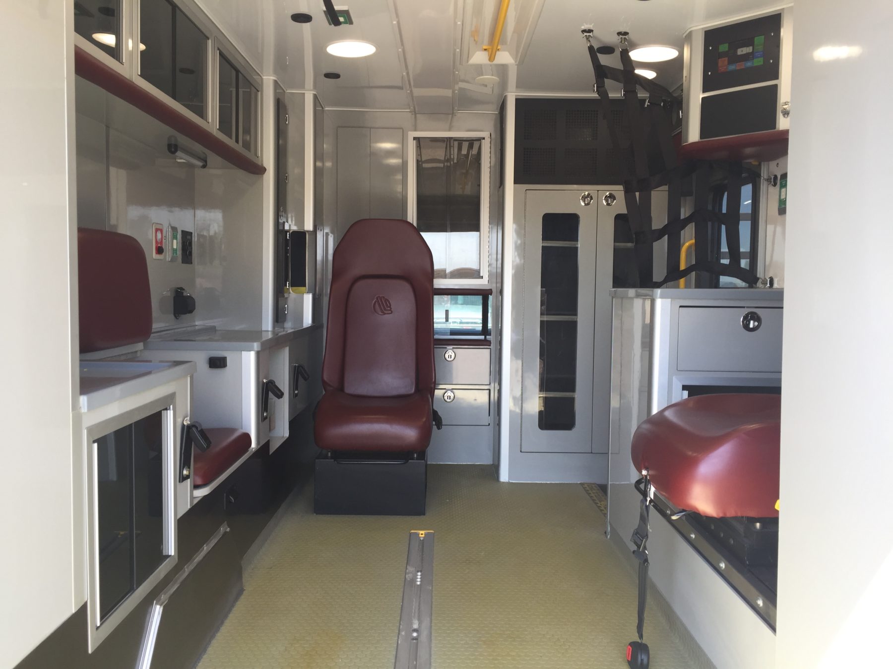2015 Ford F450 4x4 Heavy Duty Ambulance For Sale – Picture 2