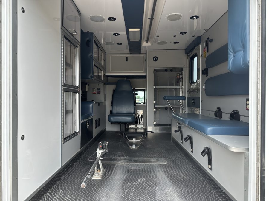 2013 Chevrolet K3500 4x4 Type 1 Ambulance For Sale – Picture 2