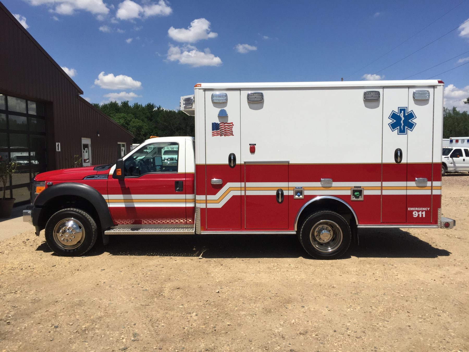 2015 Ford F450 4x4 Heavy Duty Ambulance For Sale – Picture 4