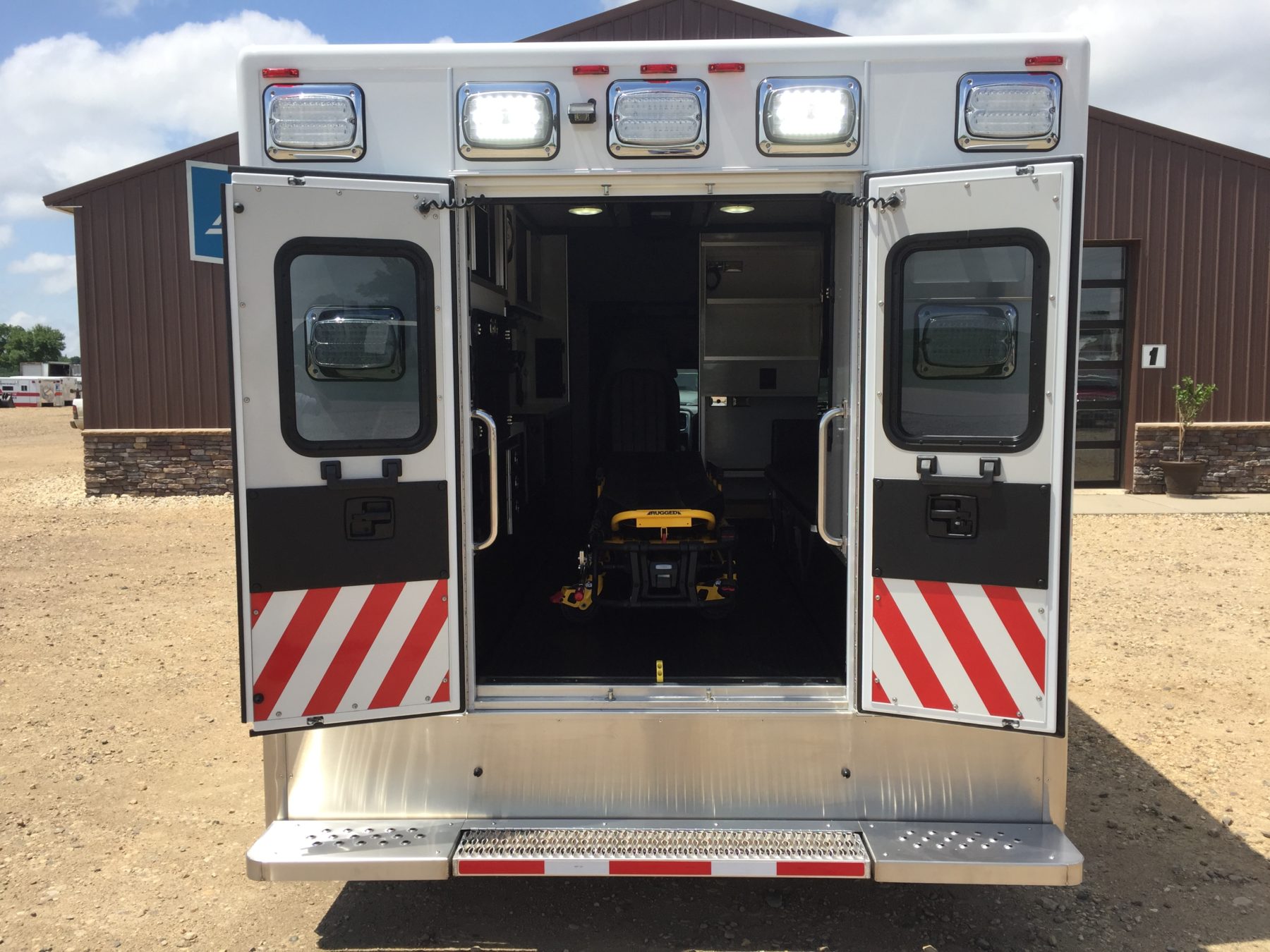 2017 Ram 4500 4x4 Heavy Duty Ambulance For Sale – Picture 9