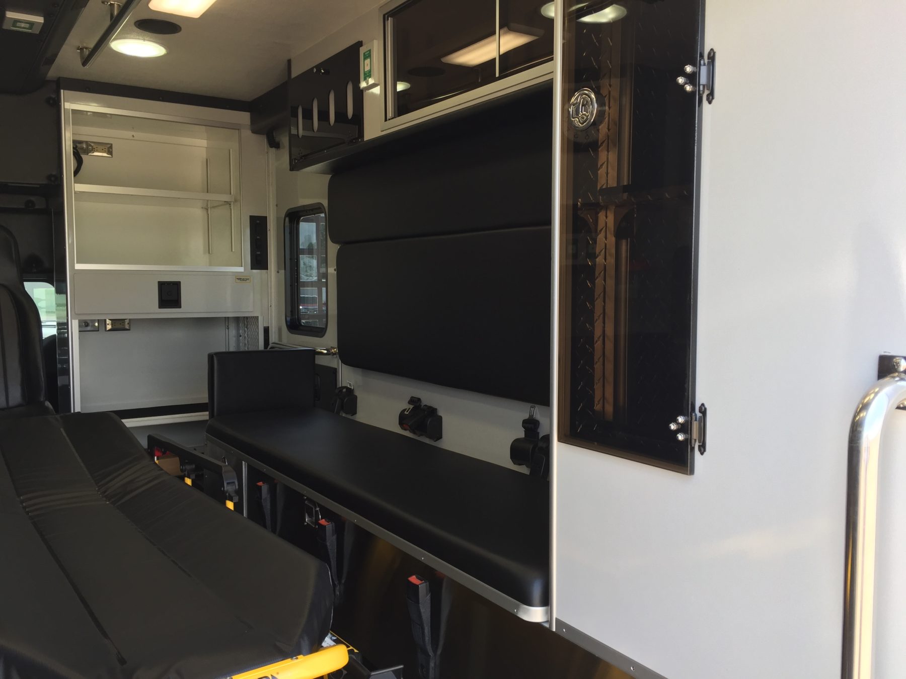 2017 Ram 4500 4x4 Heavy Duty Ambulance For Sale – Picture 11