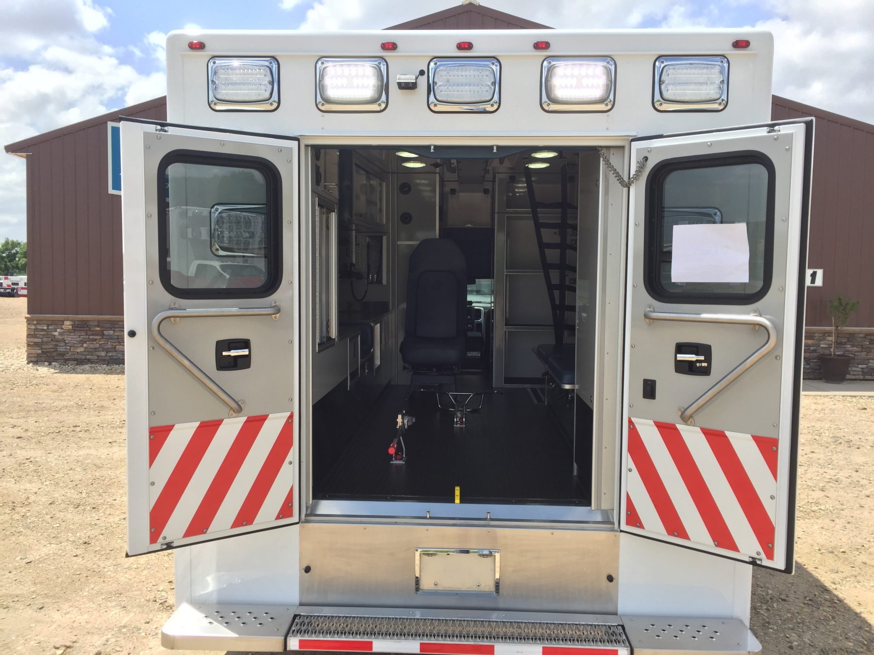2017 Ram 4500 4x4 Heavy Duty Ambulance For Sale – Picture 9