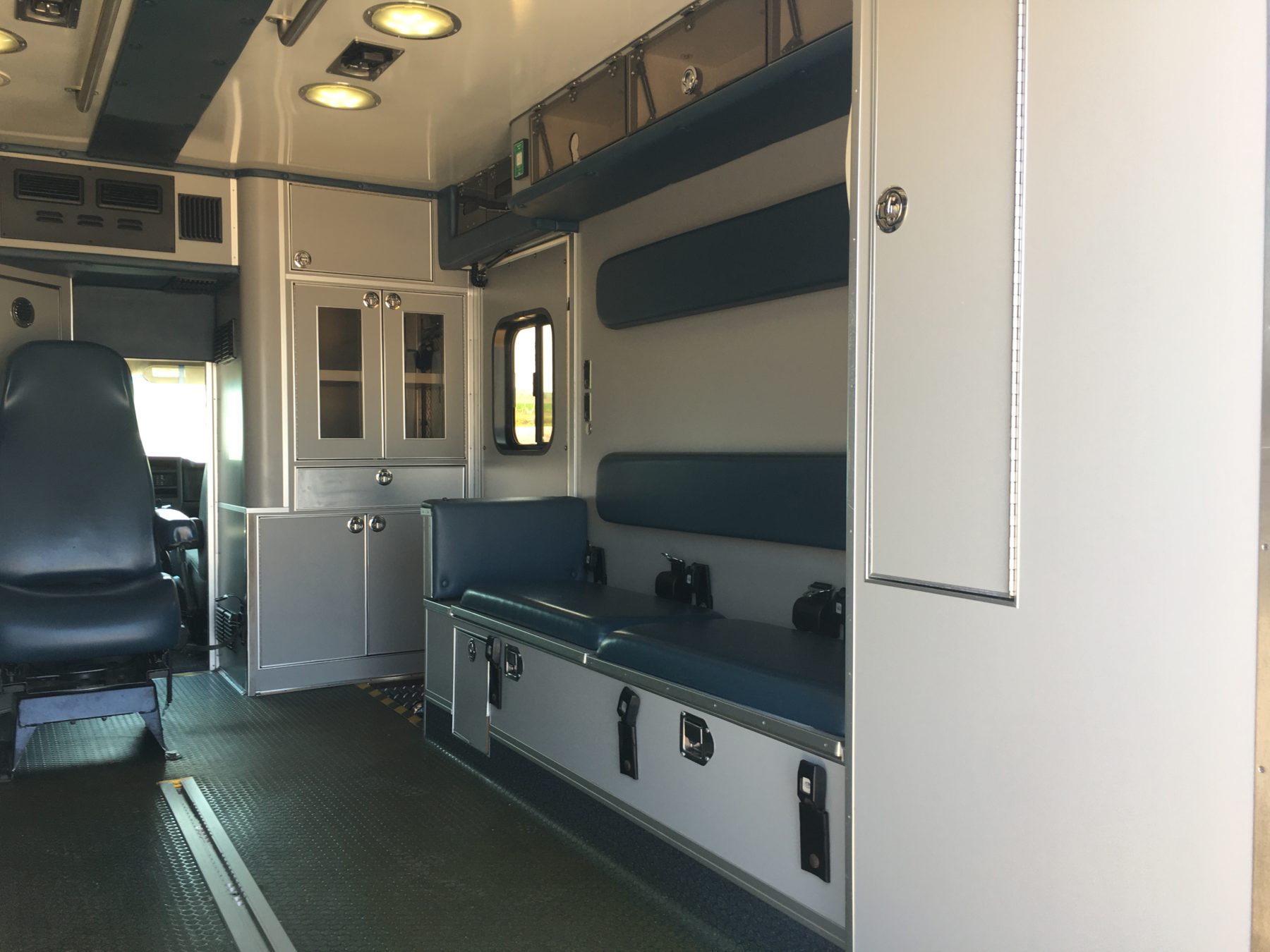 2010 Chevrolet 4500 Type 3 Ambulance For Sale – Picture 7