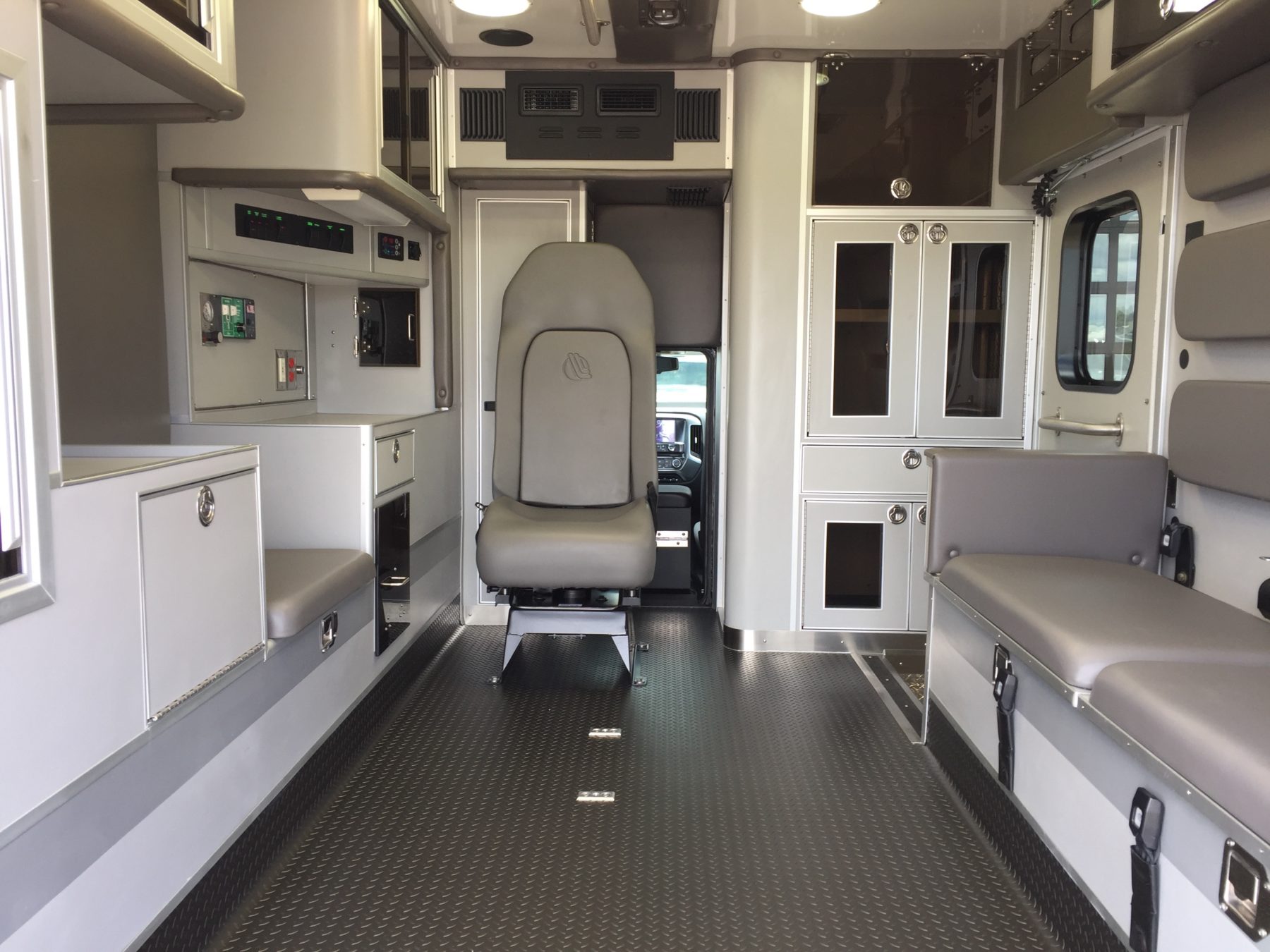 2018 Chevrolet K3500 4x4 Type 1 Ambulance For Sale – Picture 2