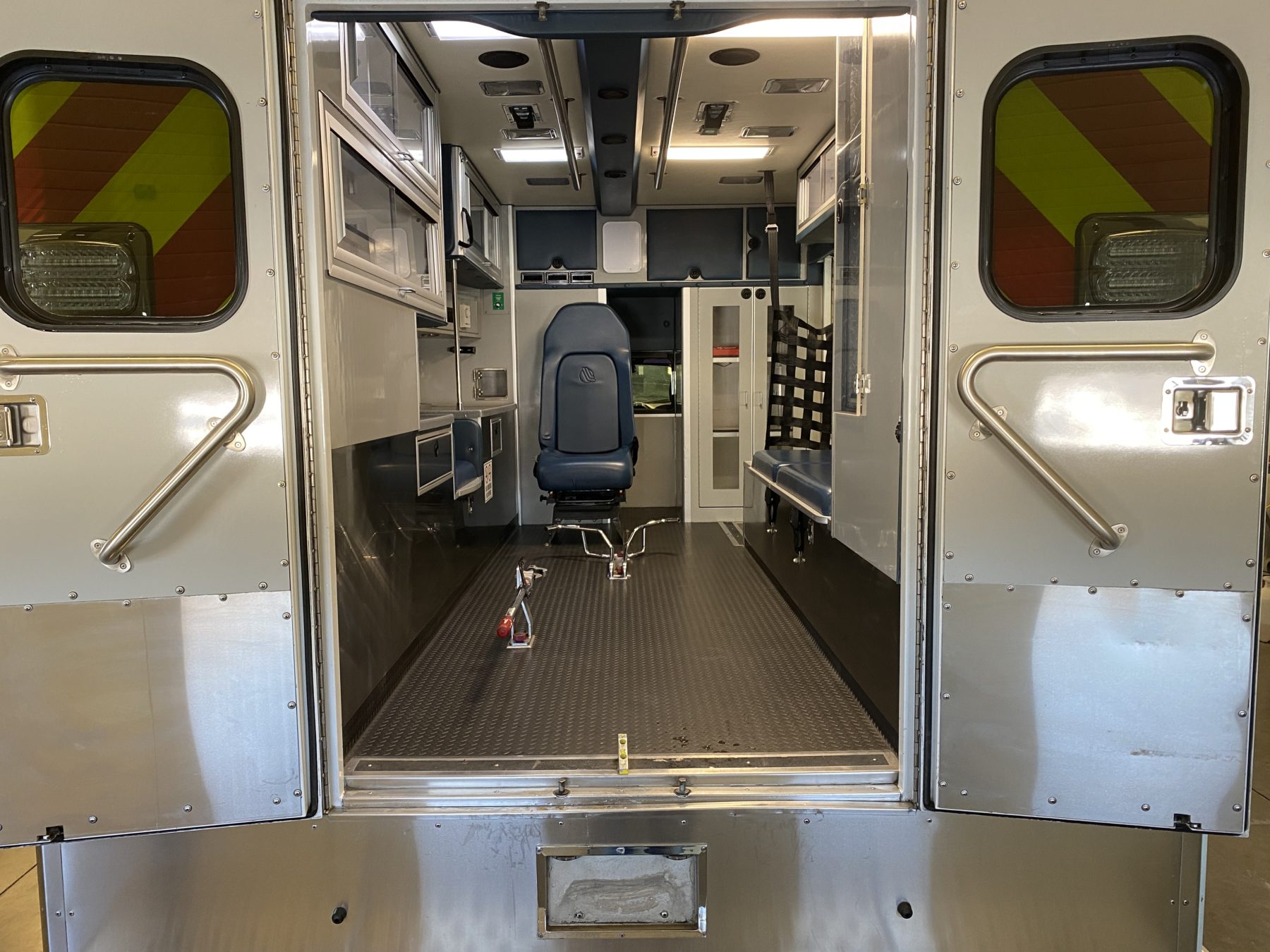 2019 Ford F450 4x4 Heavy Duty Ambulance For Sale – Picture 9