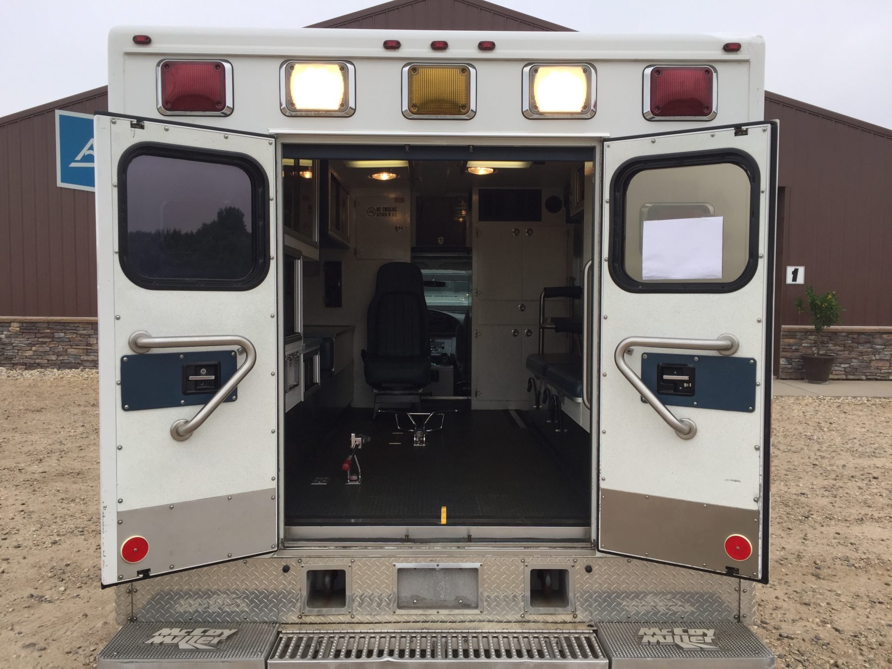 2003 Ford E450 Type 3 Ambulance For Sale – Picture 9
