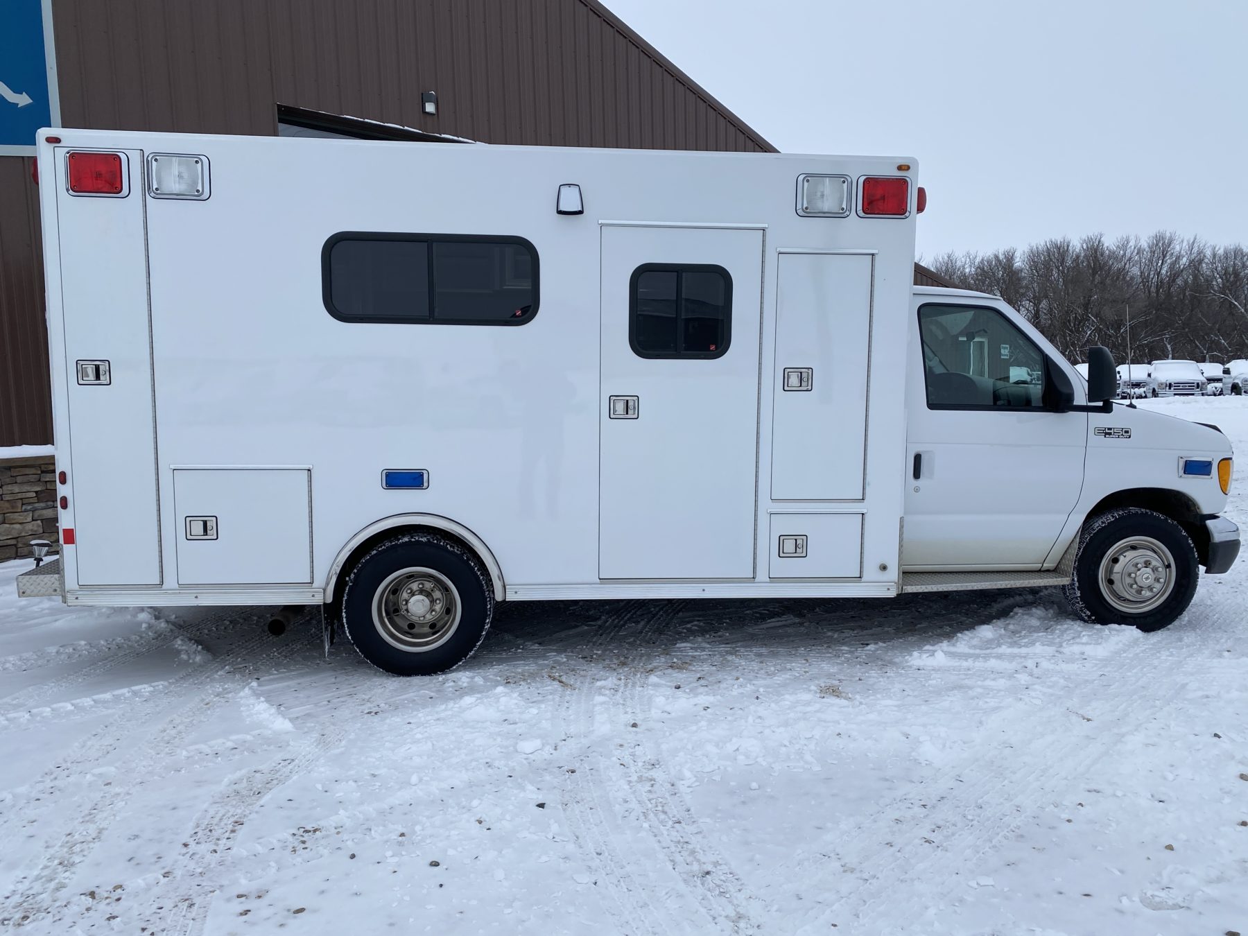 2003 Ford E450 Type 3 Ambulance For Sale – Picture 4