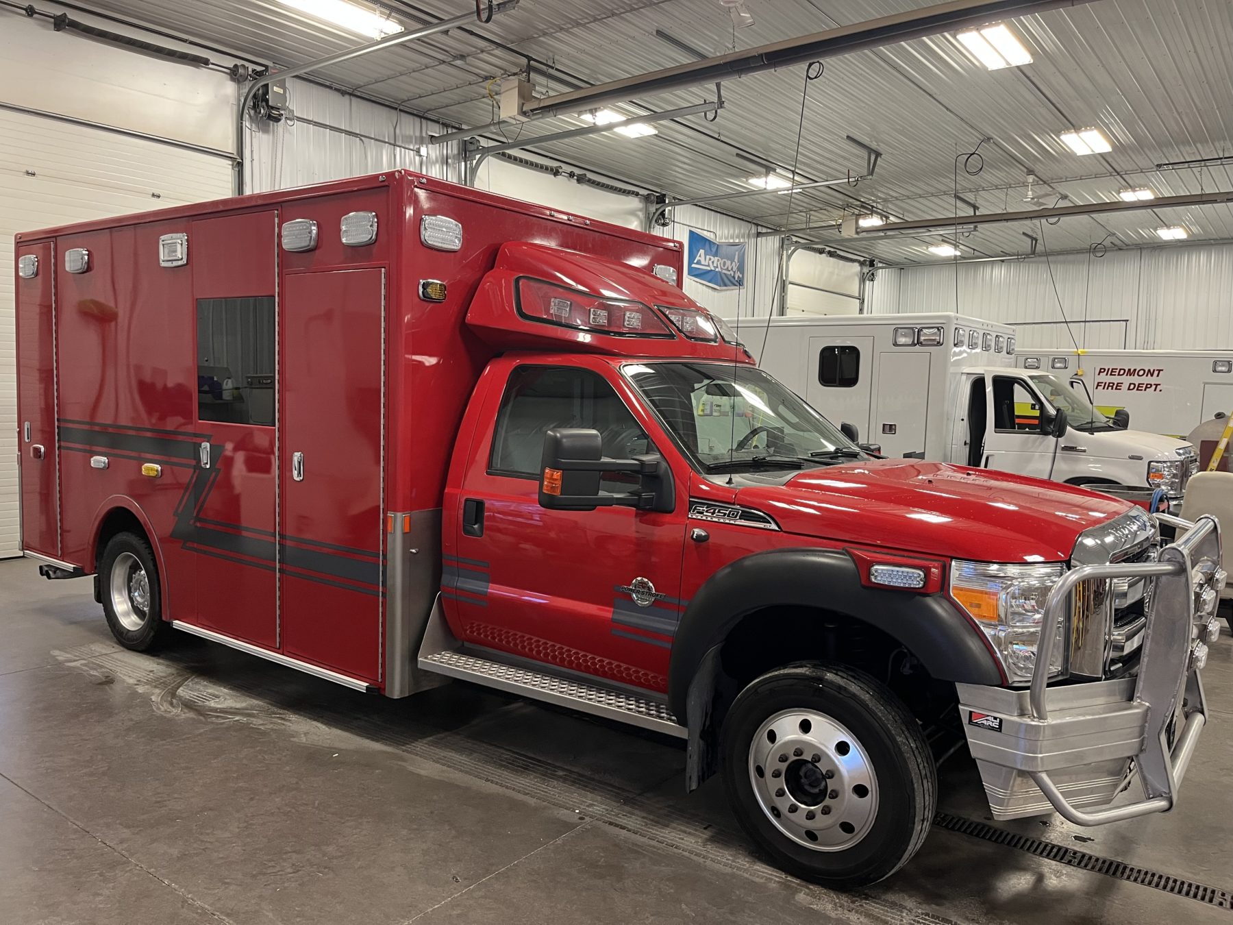2016 Ford F450 4x4 Heavy Duty Ambulance For Sale – Picture 1