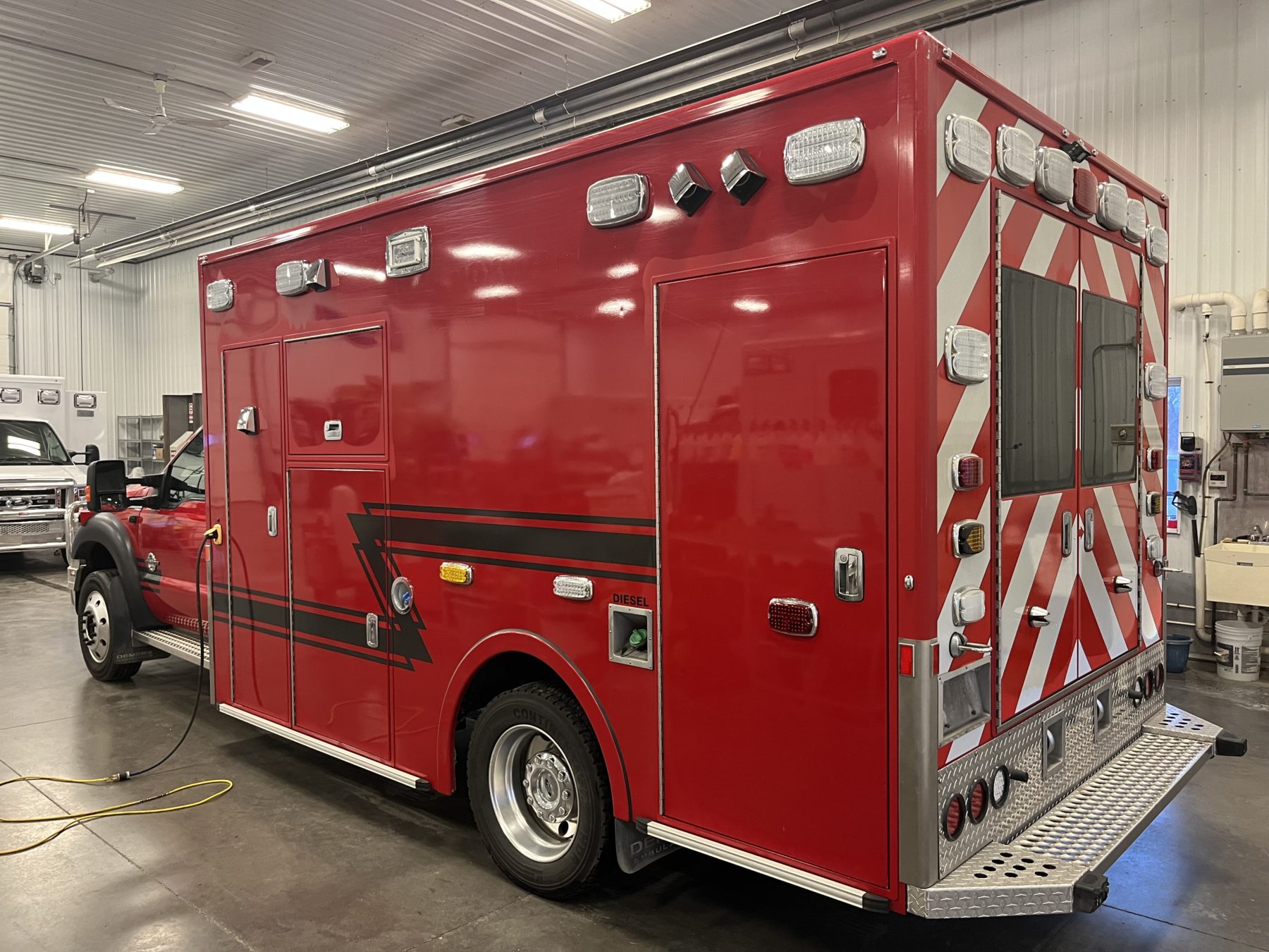 2016 Ford F450 4x4 Heavy Duty Ambulance For Sale – Picture 5