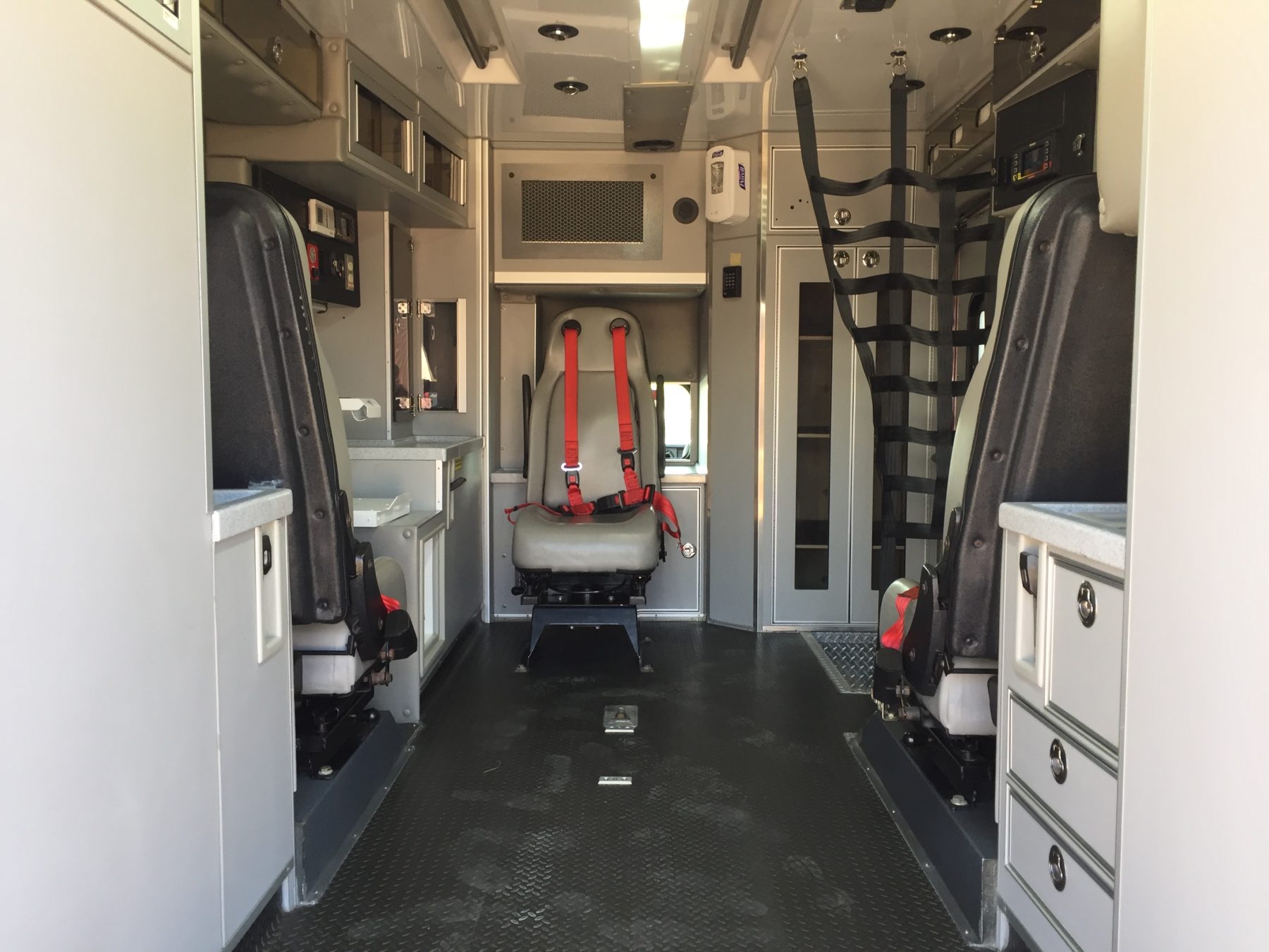 2012 Ford F550 4x4 Heavy Duty Ambulance For Sale – Picture 2