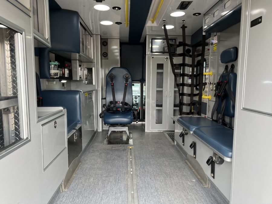 2016 Ford F550 4x4 Heavy Duty Ambulance For Sale – Picture 2