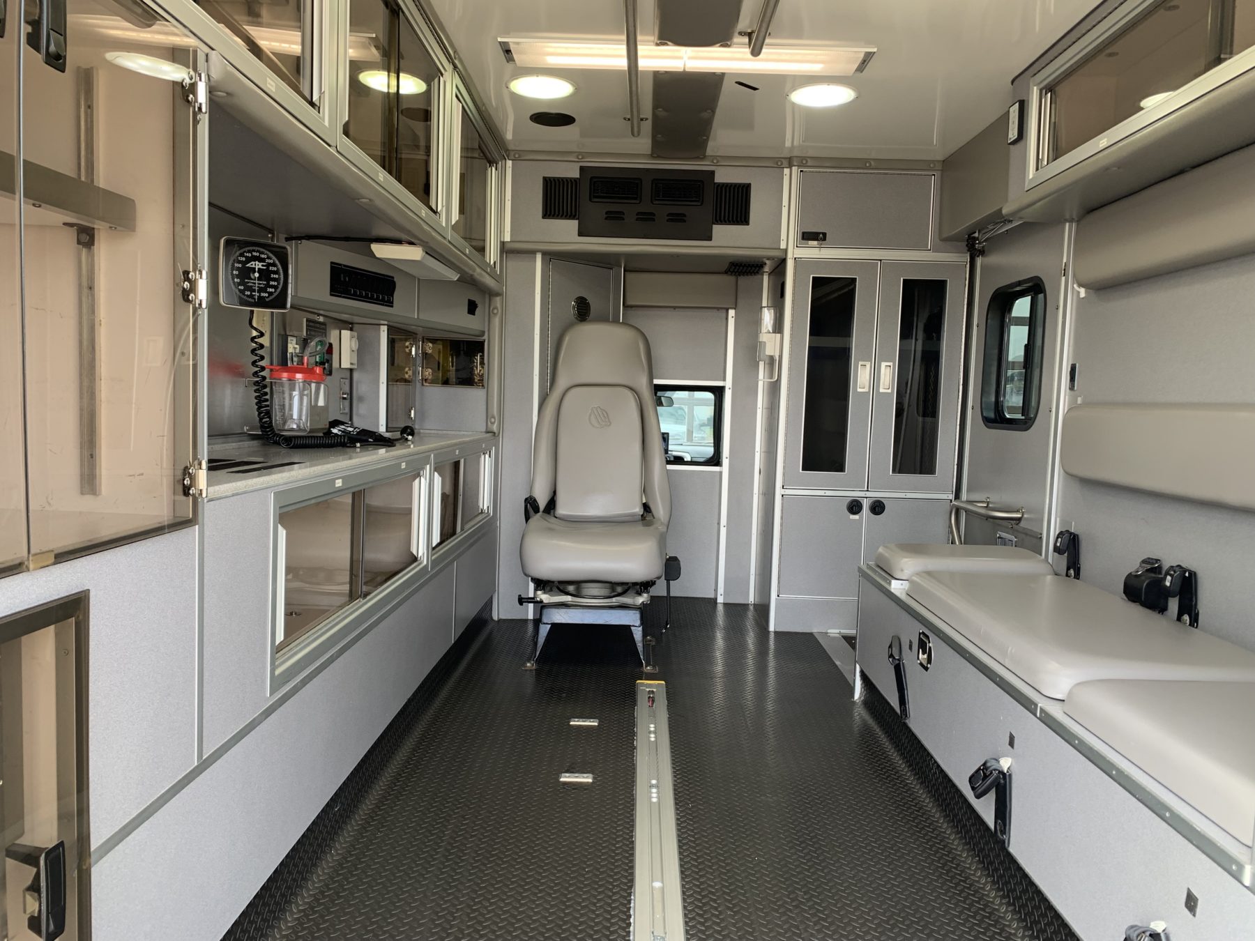 2014 Ram 4500 4x4 Heavy Duty Ambulance For Sale – Picture 4